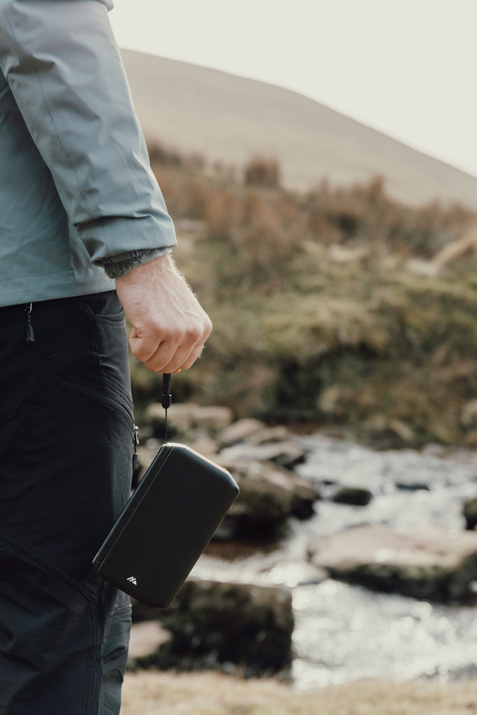Nordic Drift Titan 10.000mAh solar powerbank met 3 panelen