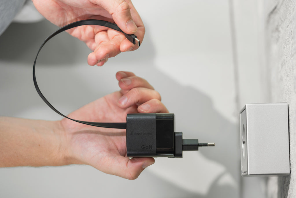 Urban Vitamin Mendocino 65W GaN lader, uittrekbare kabel