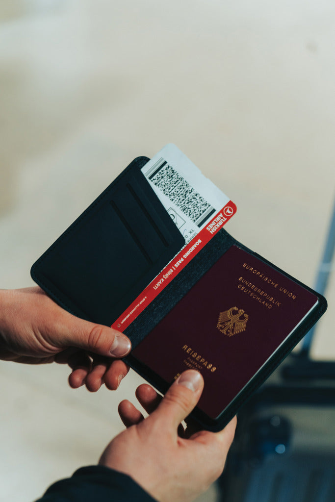 Travelfinder RCS rpoly paspoorthouder wereldwijd lokaliseren
