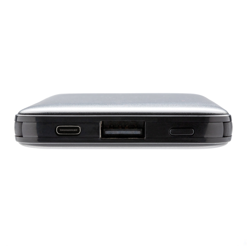 5.000 mAh zakformaat powerbank met geïntegreerde kabels