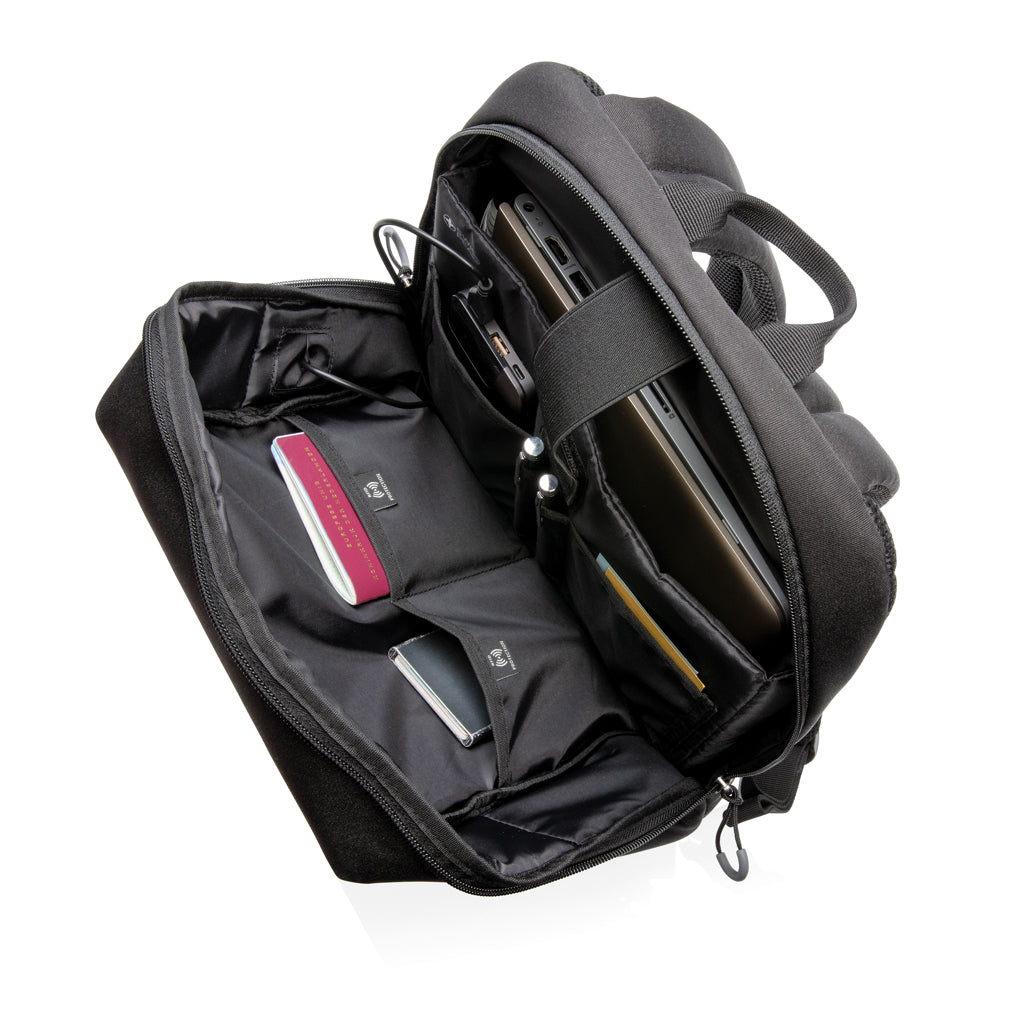 Swiss Peak AWARE™ RFID and USB A laptop rugzak