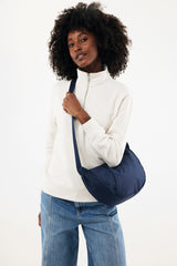 Crescent XL AWARE™ RPET halve maan sling bag