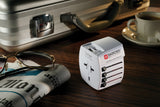 SKROSS MUV 2-polige wereldreisadapter met USB A en C