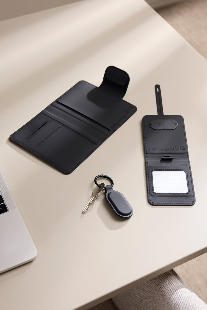 VINGA Baltimore RCS Passport houder met Dual FInder