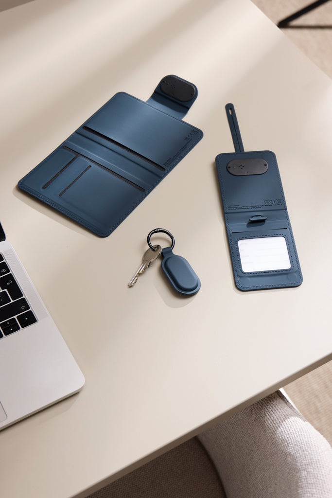 VINGA Baltimore RCS Passport houder met Dual FInder