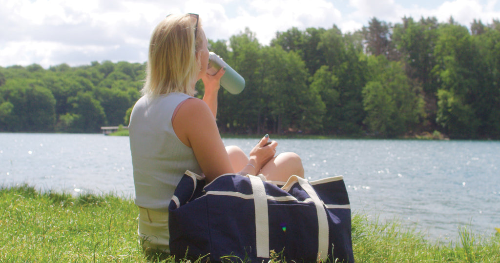 VINGA Volonne AWARE™ recycled canvas strandtas